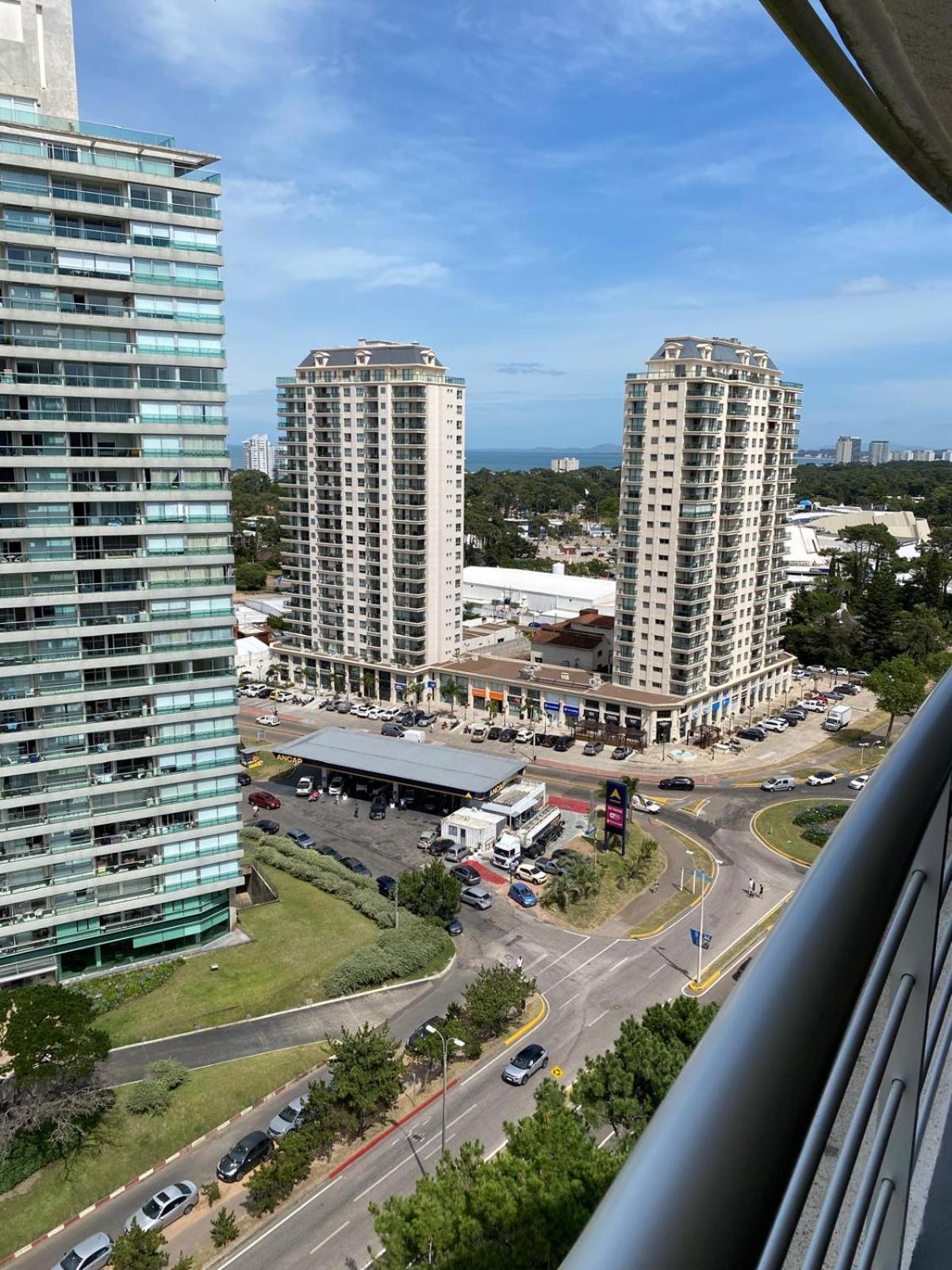Apartamentos Torre Tressesenta Punta del Este Exterior photo