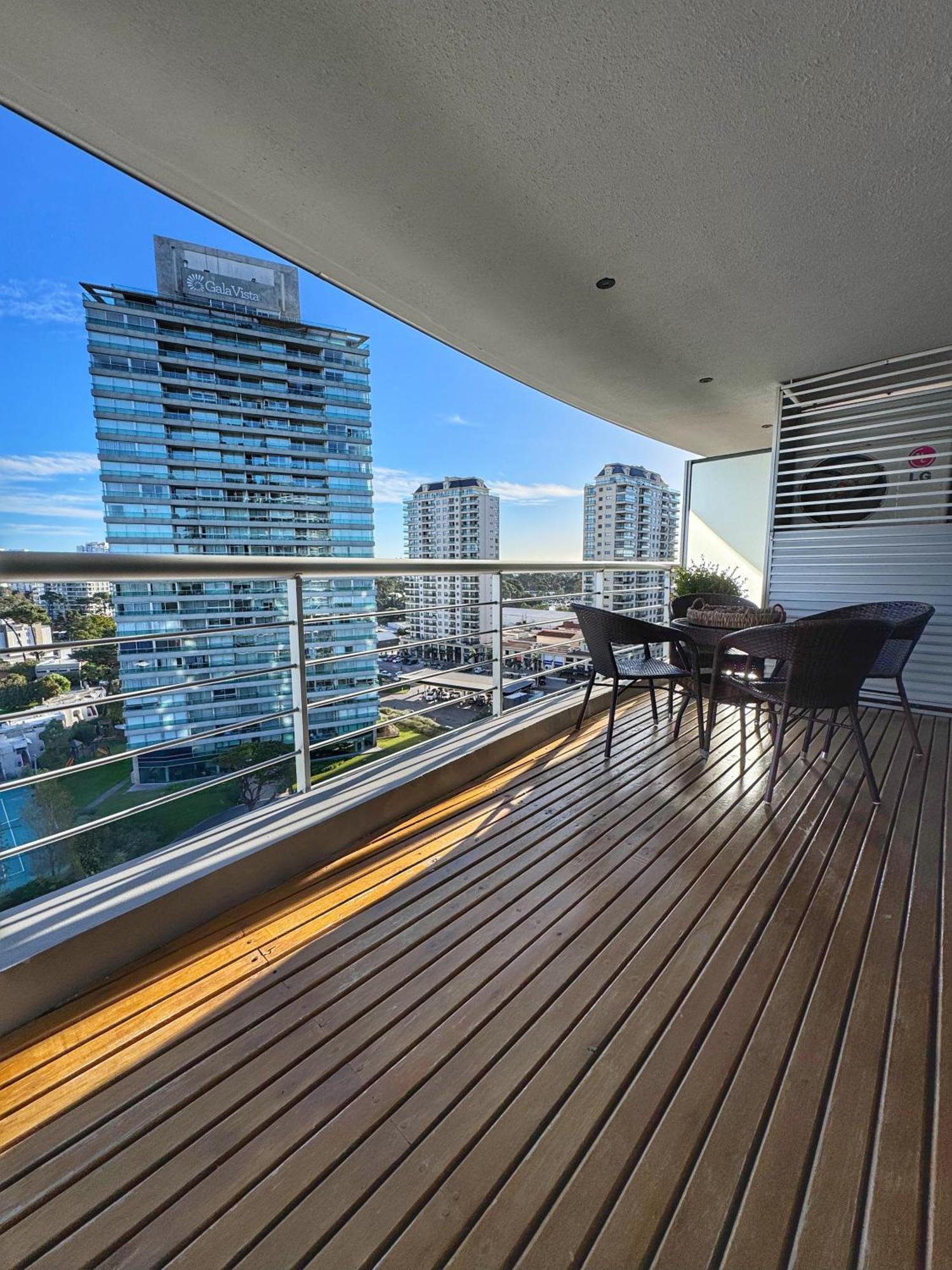 Apartamentos Torre Tressesenta Punta del Este Room photo
