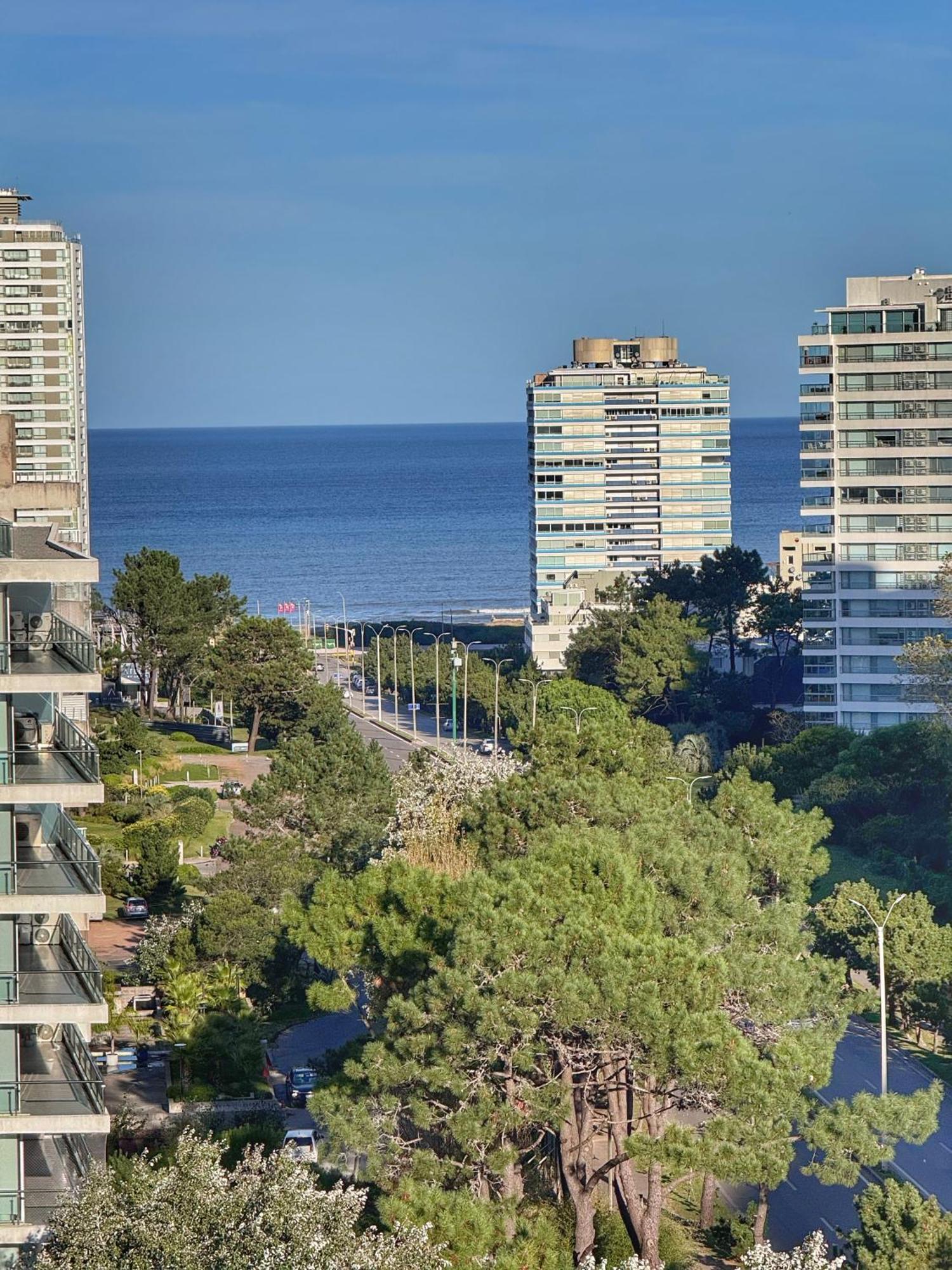 Apartamentos Torre Tressesenta Punta del Este Room photo