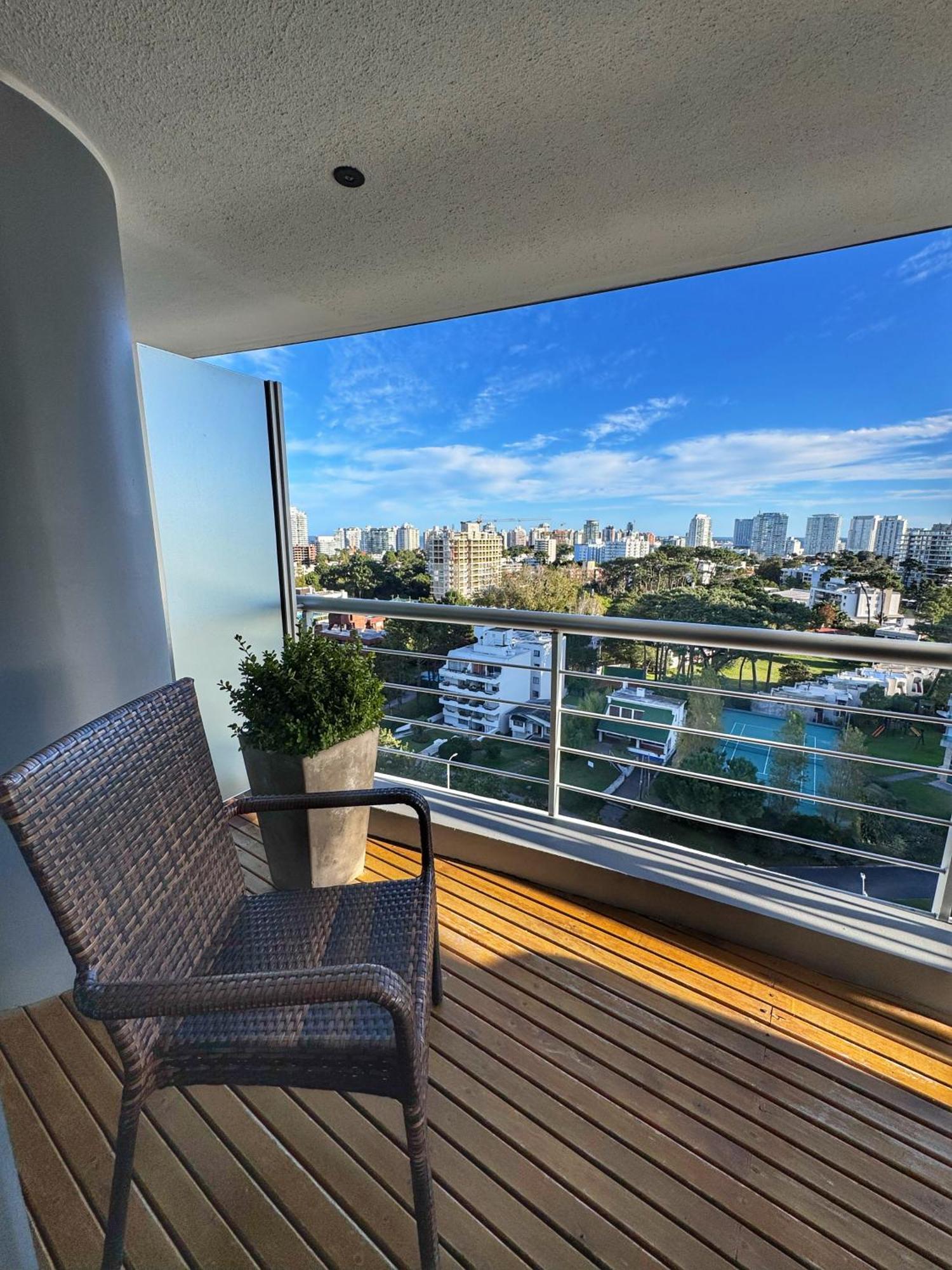Apartamentos Torre Tressesenta Punta del Este Room photo