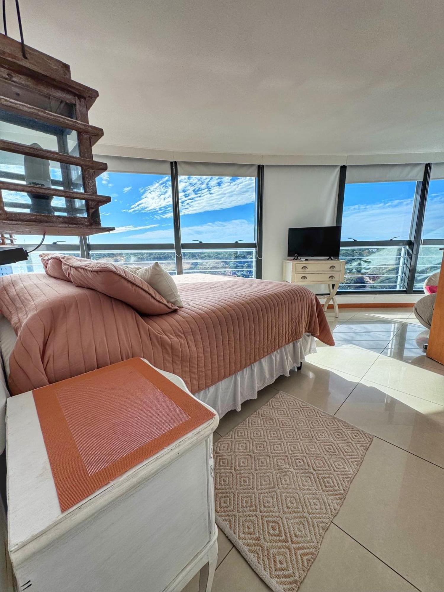 Apartamentos Torre Tressesenta Punta del Este Room photo